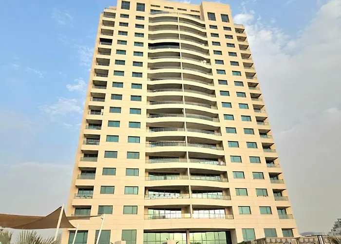 Luxury 3 Bedroom Apt With Private Beach Pool & Gym